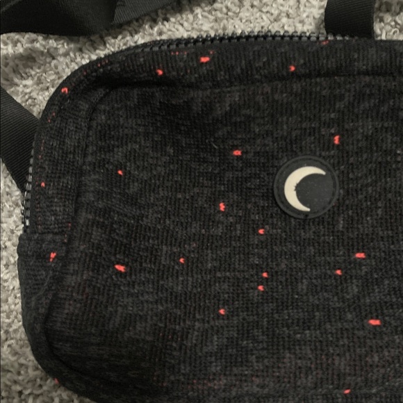 ZYIA Black Speckled Fanny Pack - Picture 3 of 8